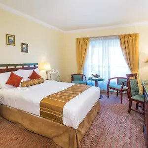 Hotel International, Schardscha